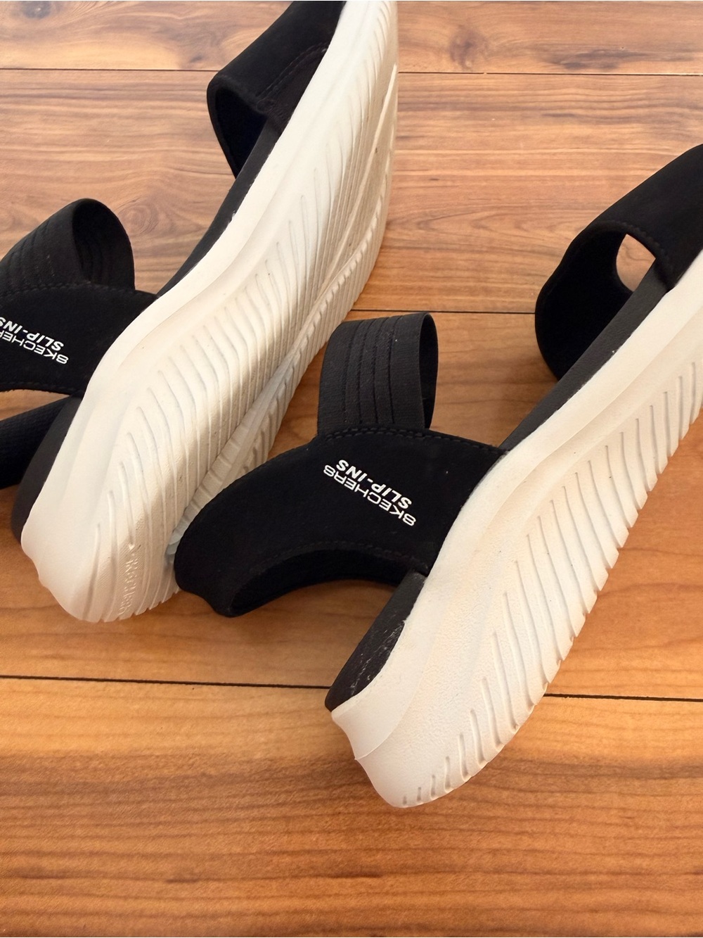 Skechers Black and White Platform Sandals with Elastic Heel Strap - Picture 4 of 10